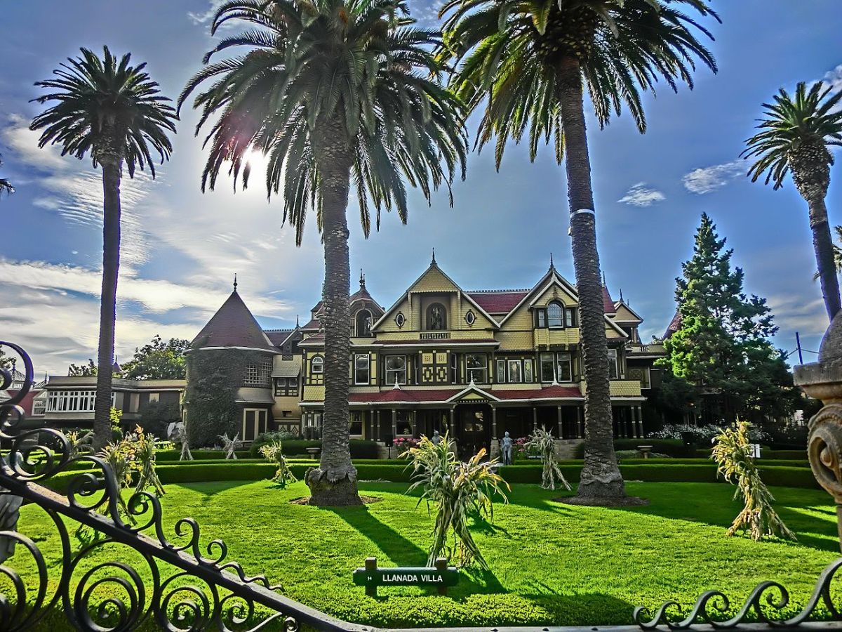 10 Creepiest Haunted Places to Visit in Northern California