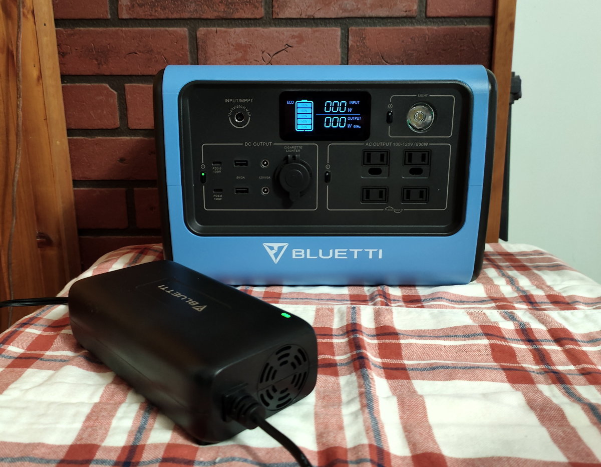 Review of the BLUETTI EB70S Portable Power Station