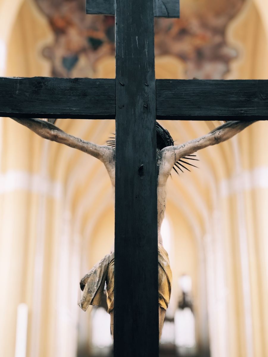 25 Easter Quotes About the Importance of the Cross
