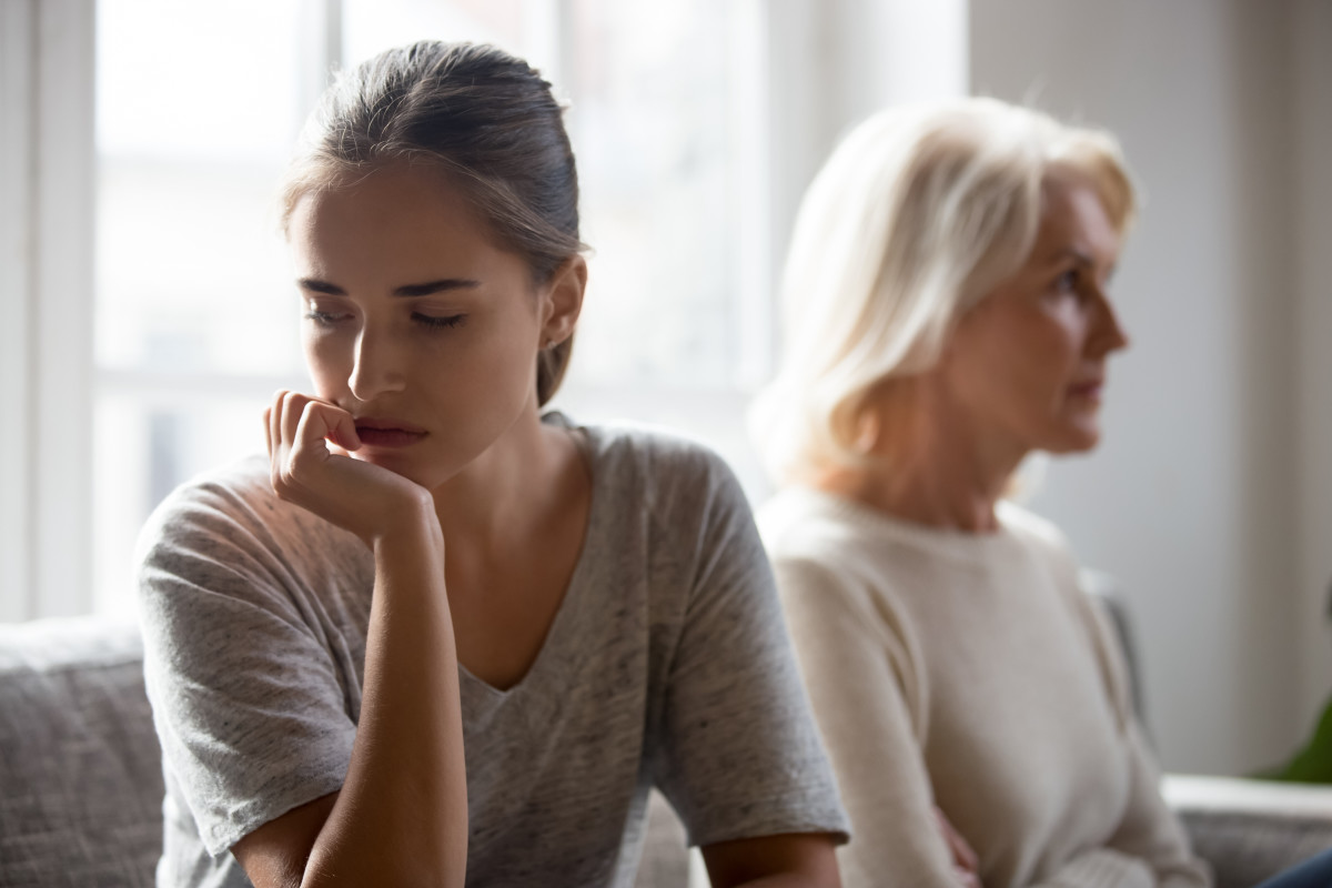 5 Reasons Why It's Impossible to Ever Be Close to Your Emotionally Absent Mother