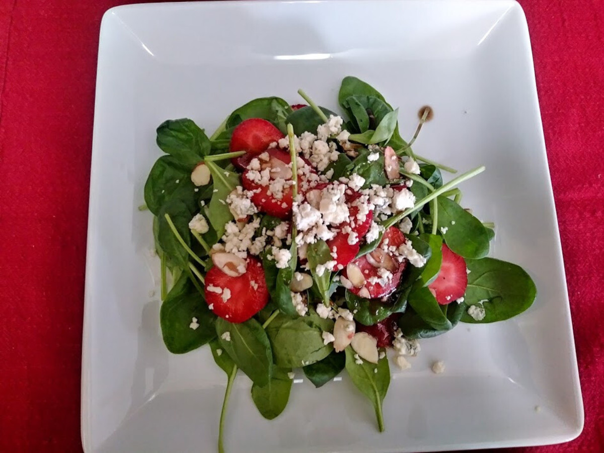 Simple Spinach and Strawberry Salad Recipe