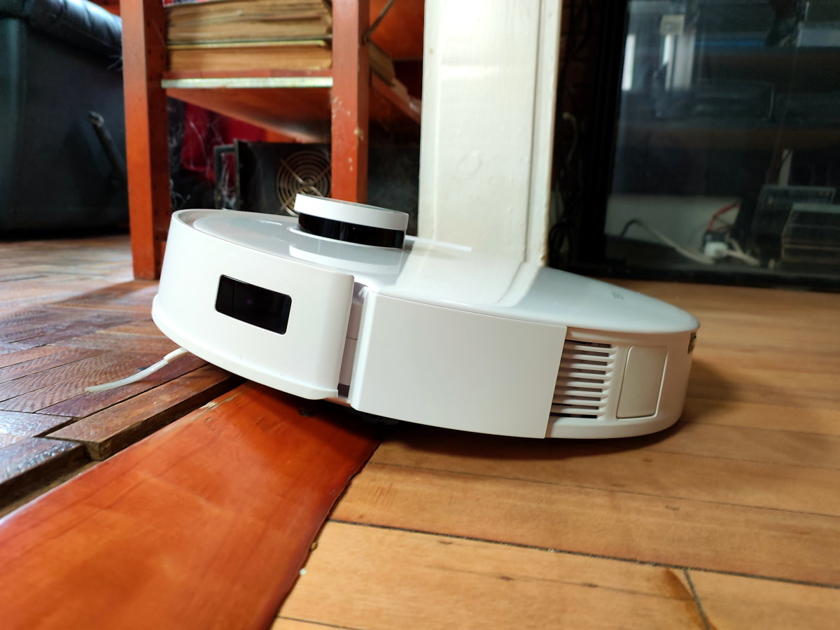 Review of the ECOVACS Deebot T10 Omni Robot Vacuum