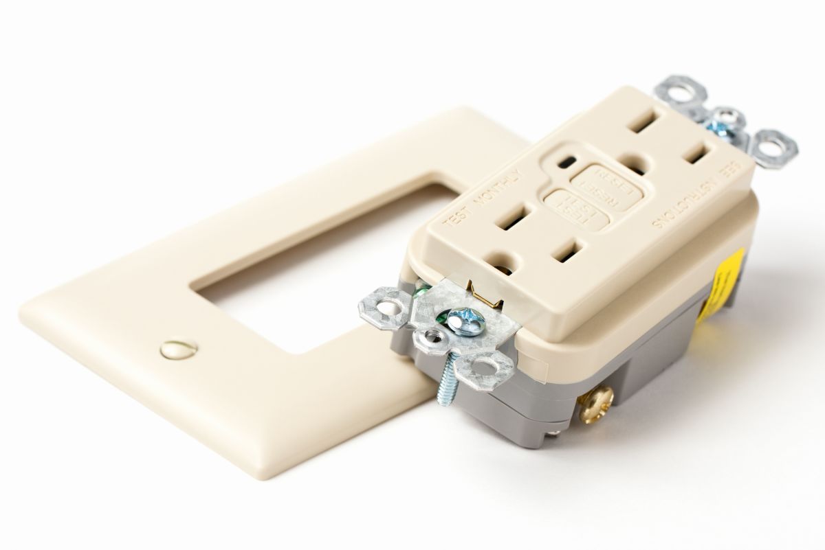 How to Install a GFCI Outlet