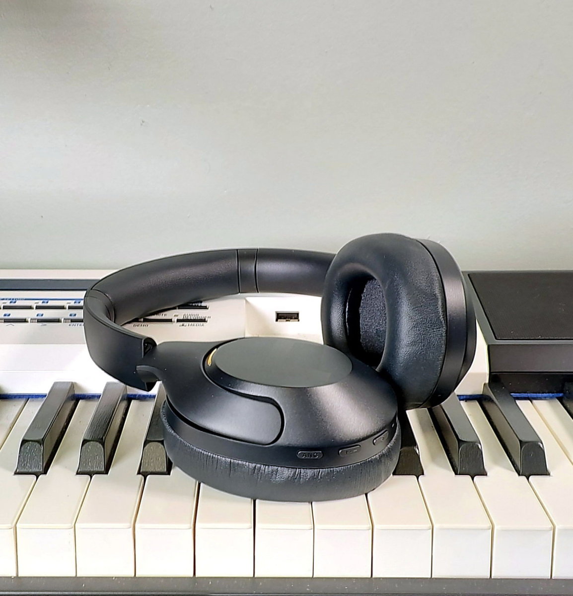 Review of the HAYLOU S35 ANC Over-Ear Headphones