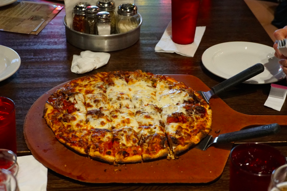 Chicago’s Best (And Most Delicious!) Pizza Tour