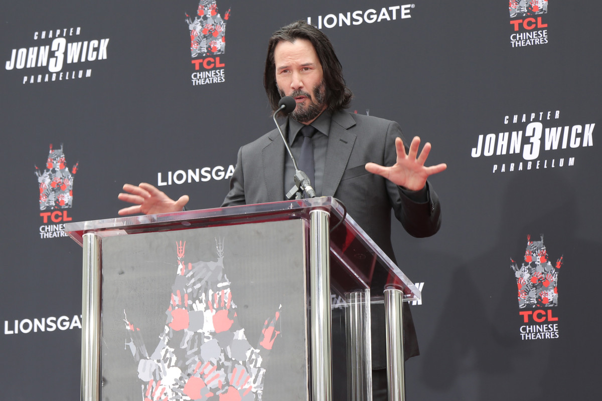 Keanu Reeves Shares Story of That Time He Saw a Ghost - HubPages