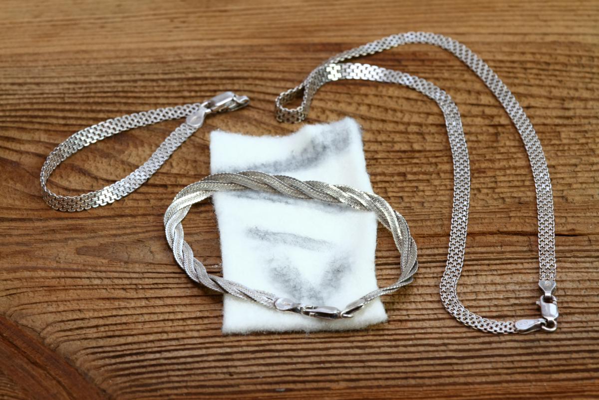 How To Clean Your Sterling Silver Jewelry At Home With Baking Soda 
