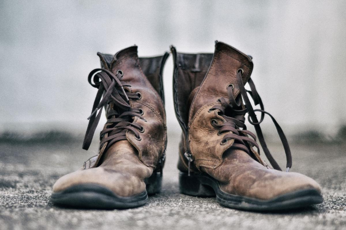 How to Clean Dirty Leather Boots