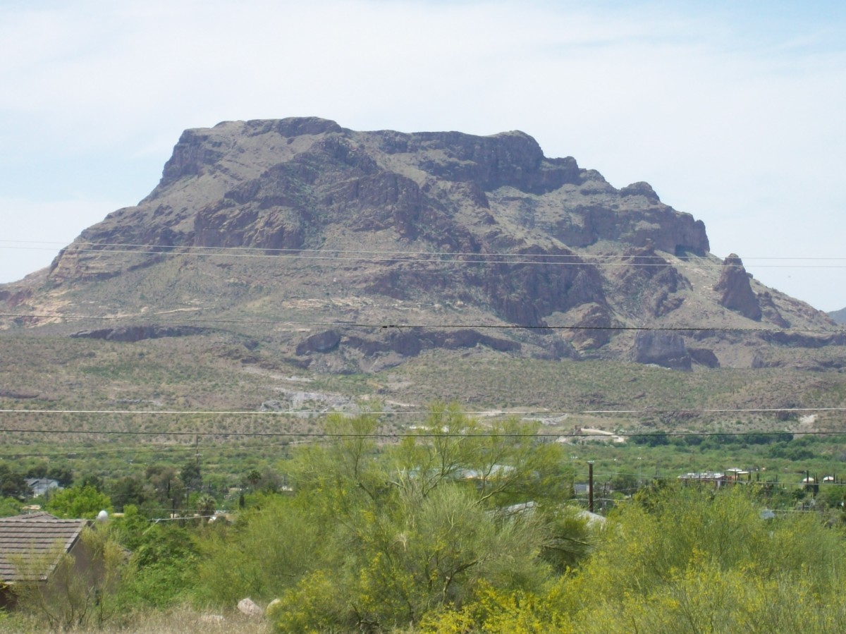 Picket Post Mountain as seen from Apache Leap  