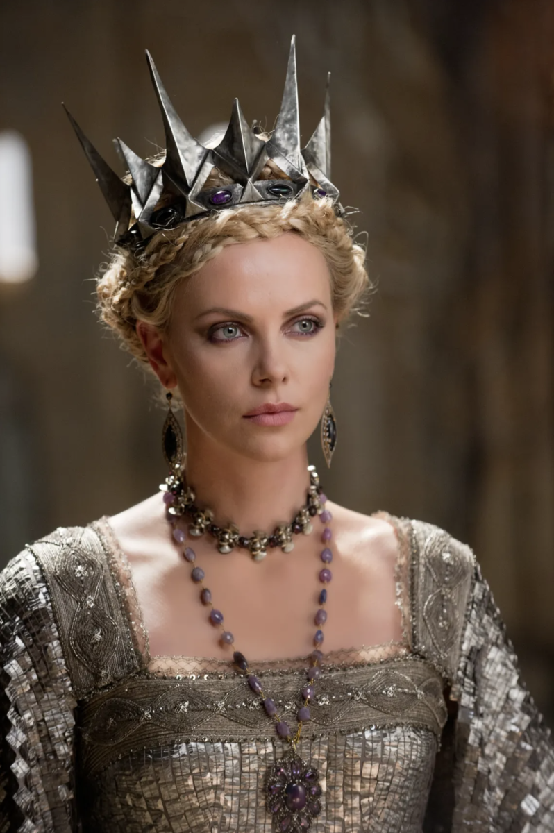 10 Best Silver Costumes From Fantasy/Sci-Fi Movies