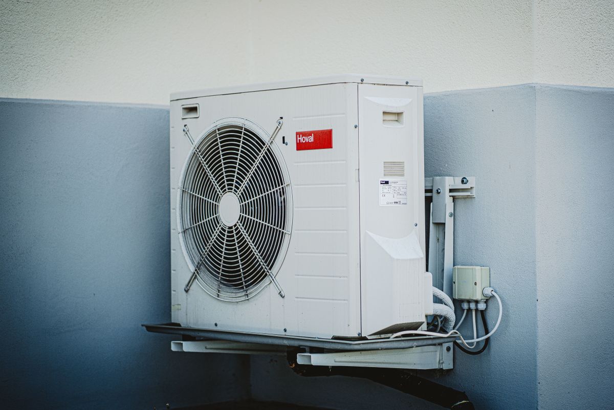 How to Maintain & Clean Your Air Conditioner Yourself