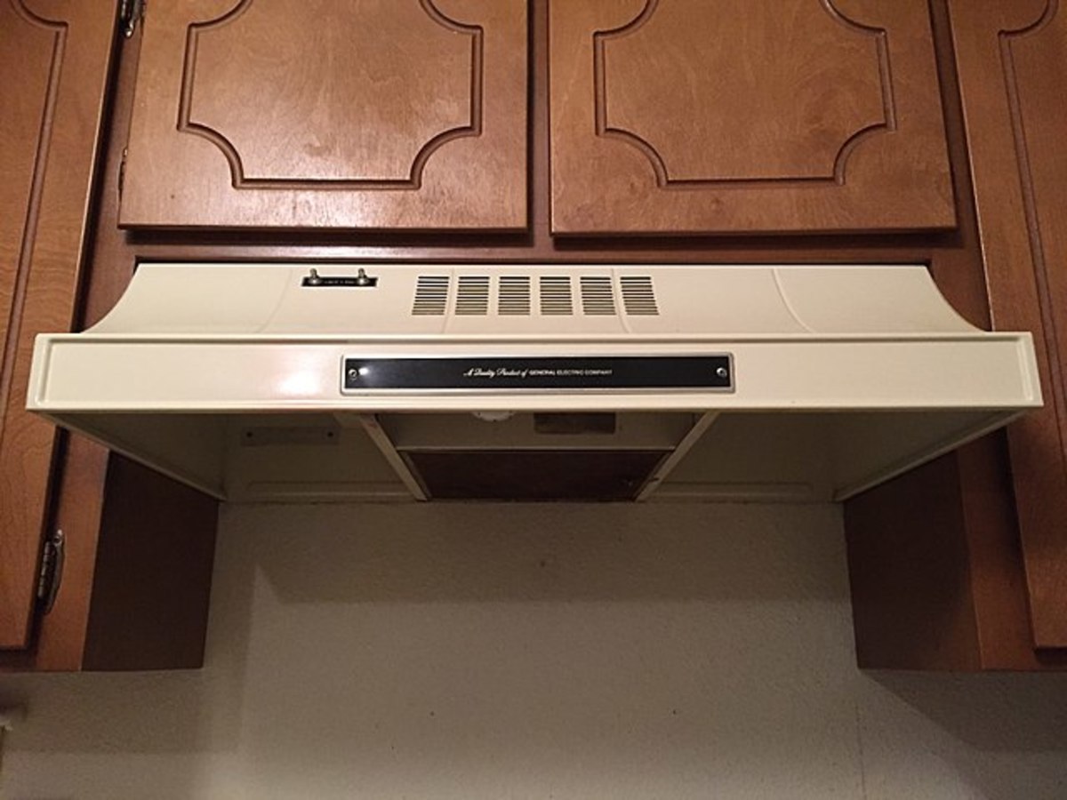 Top Three Wall-Mounted Range Hoods: Reviews & Comparisons