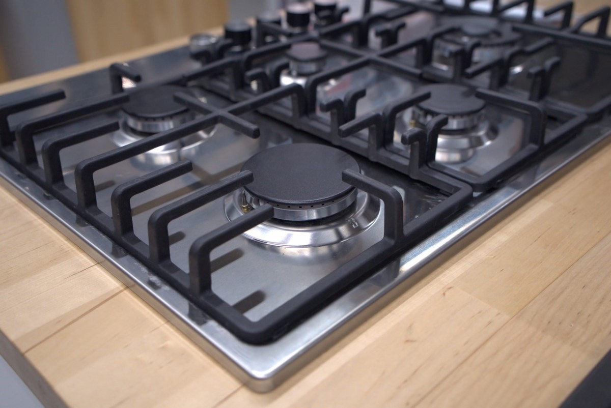 Electric (Induction, Ceramic-Glass, Coils) vs. Gas Cooktops, Including the Pros and Cons of Each