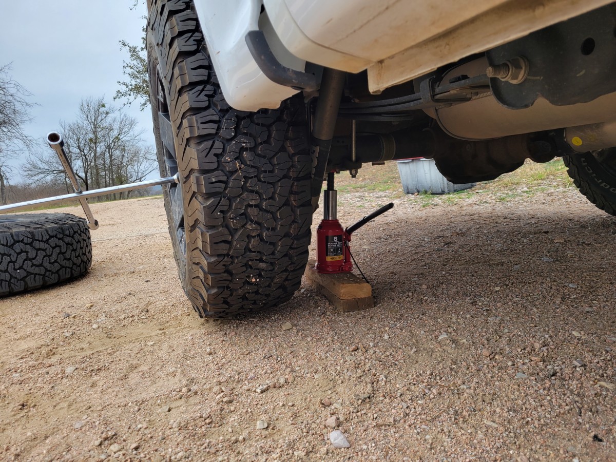 Review of the Big Red 8-Ton Bottle Jack