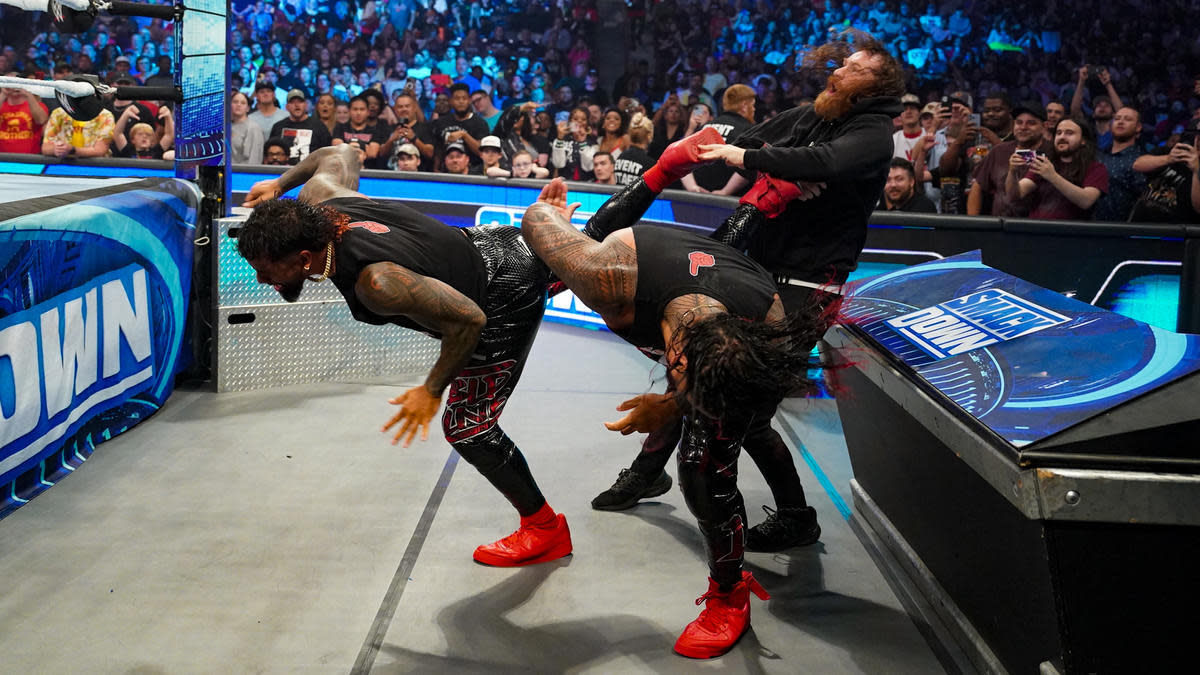 WWE Friday Night Smackdown: Where Roman Reigns and The Usos Stand Plus ...