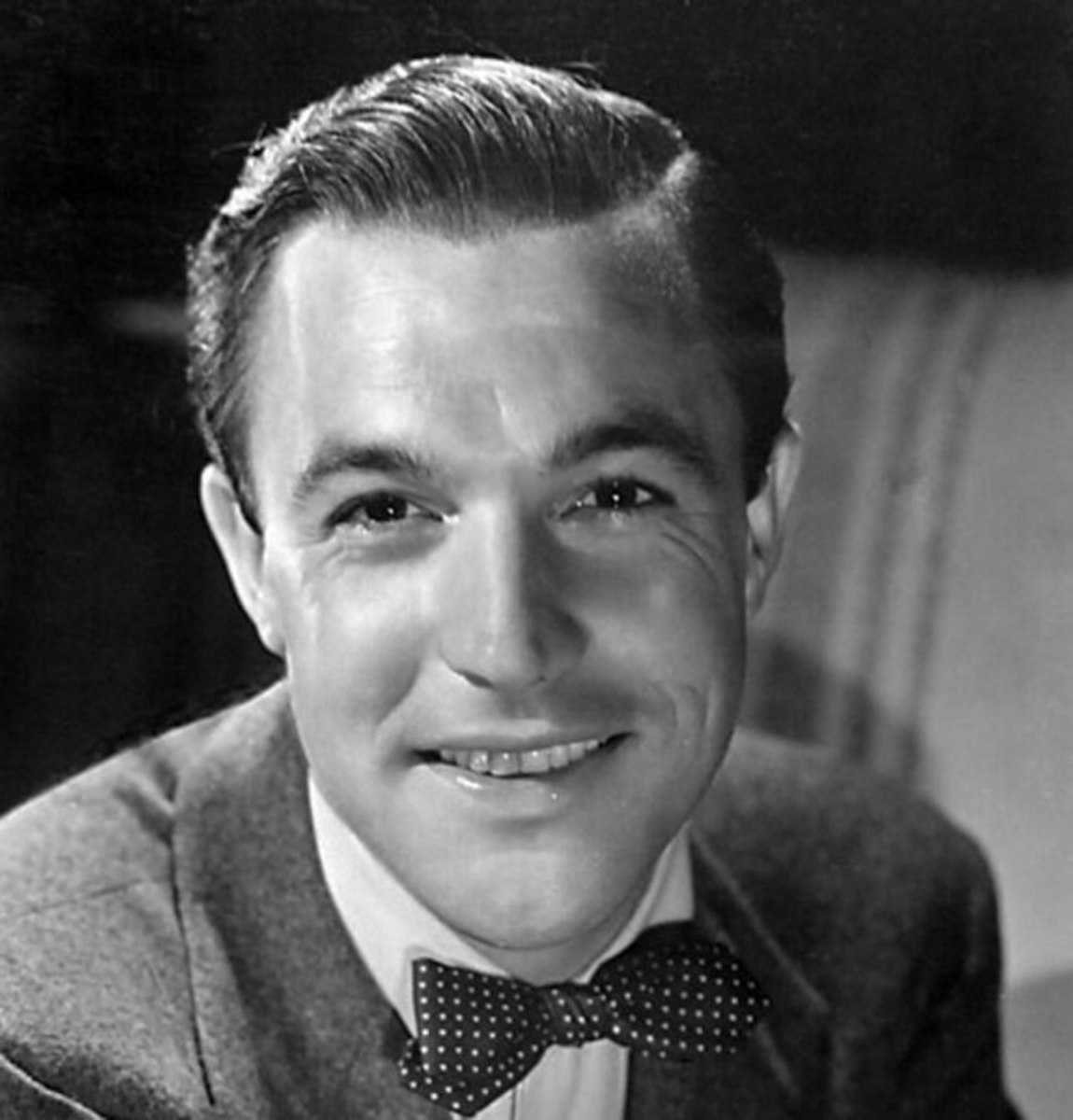 Clip From 1943 Movie Shows Just How Athletic Gene Kelly Was - ReelRundown