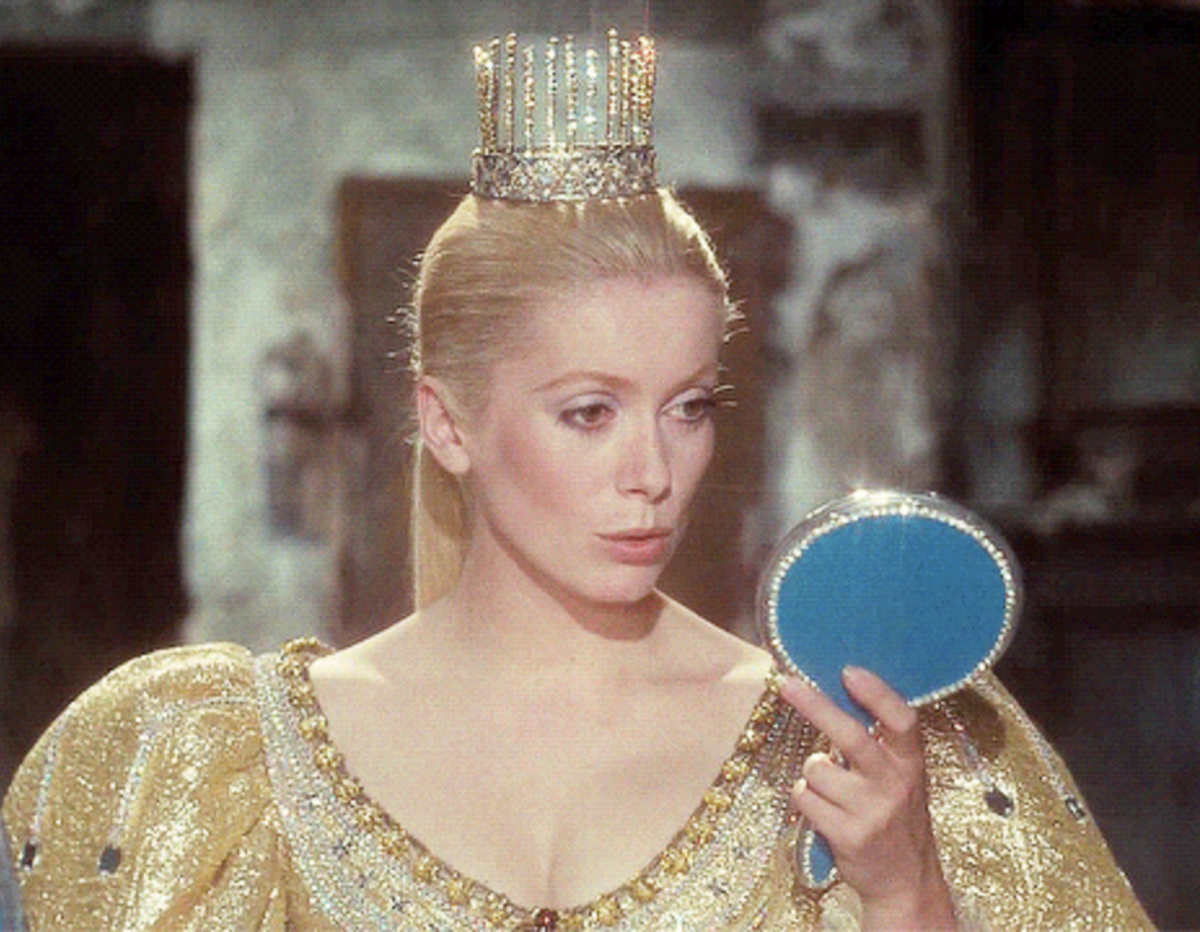 10 Best Crowns & Tiaras in Fantasy/SciFi Movies ReelRundown