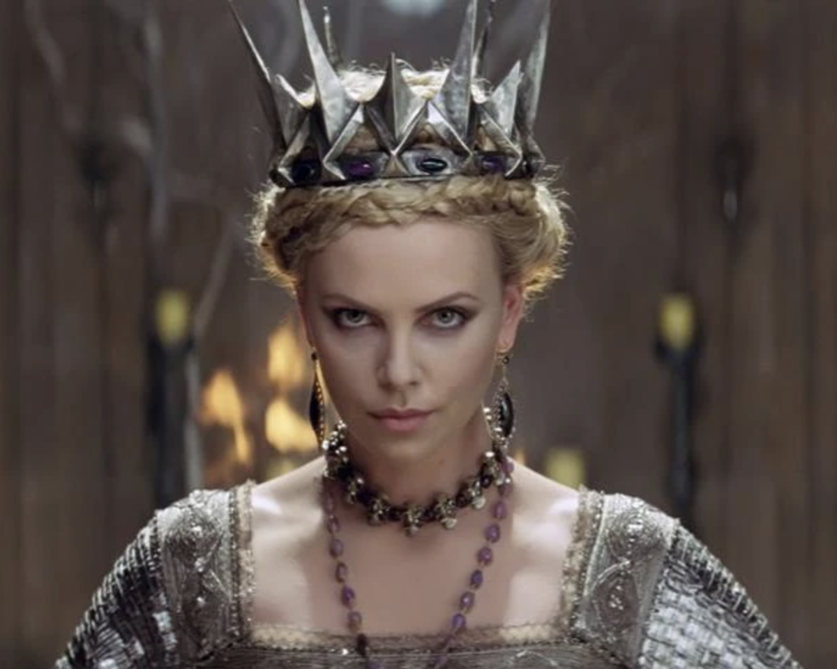 10 Best Crowns & Tiaras in Fantasy/Sci-Fi Movies
