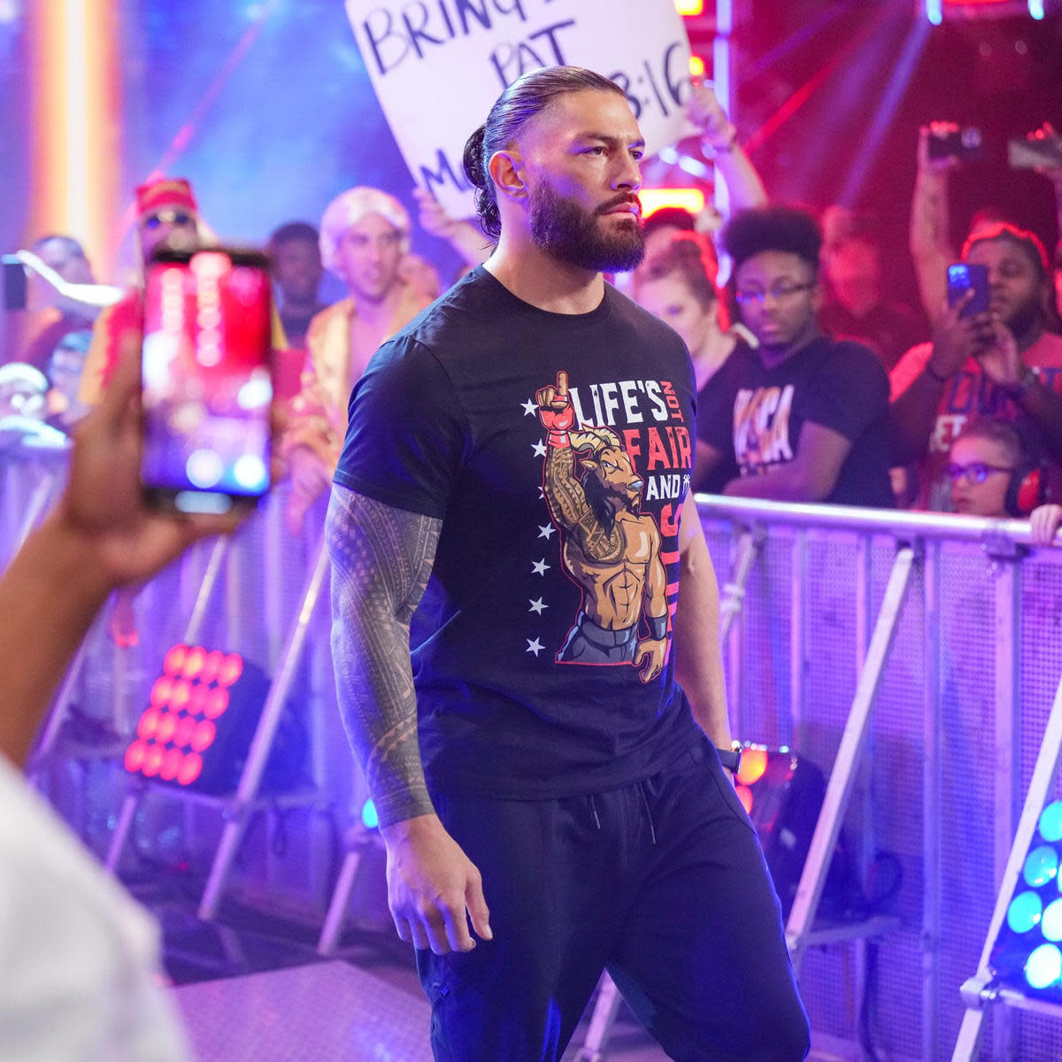 WWE Friday Night Smackdown Roman Reigns and Solo Bring the Chaos to