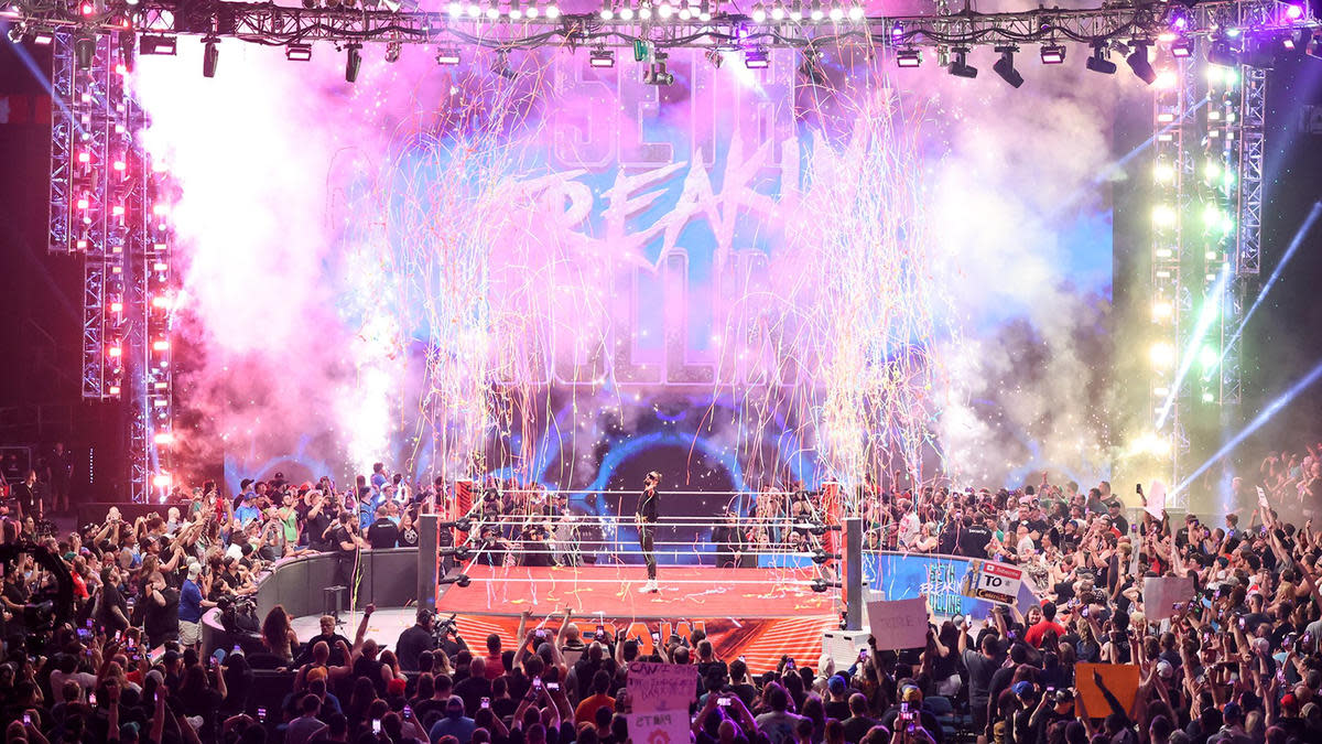 WWE Monday Night Raw: World Heavyweight Champion Seth 