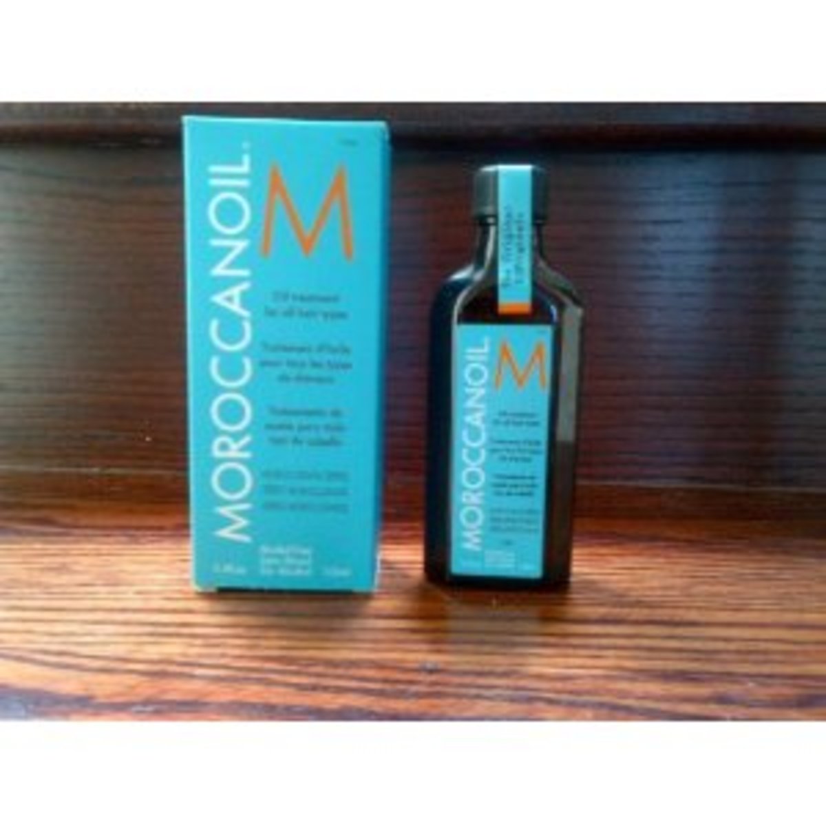Moroccan Oil vs Coconut Oil - Which One Tames Your Frizzy Locks Better?