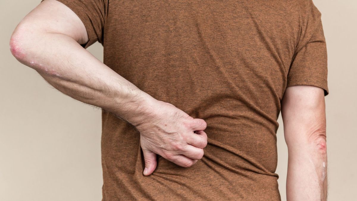 4 Ways to Scratch a Man's Back