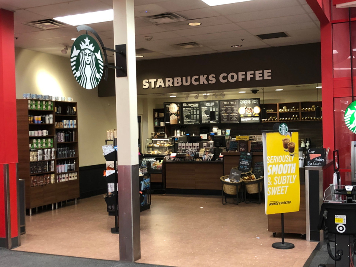 Starbucks Workers Video Of How Much Food Is Thrown Out Has People Outraged Delishably News