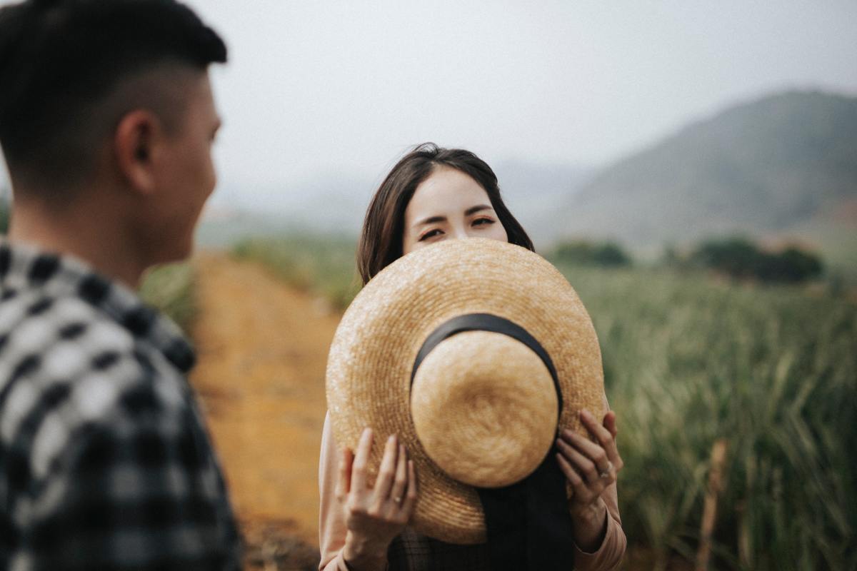 17 Ways to Help Your Shy Girlfriend Become More Confident