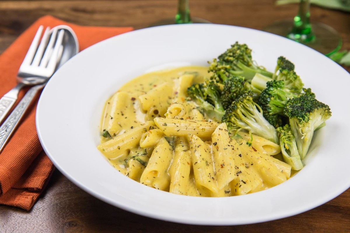 Broccoli Macaroni With White Sauce Is a Delicious and Easy-to-Make Dish