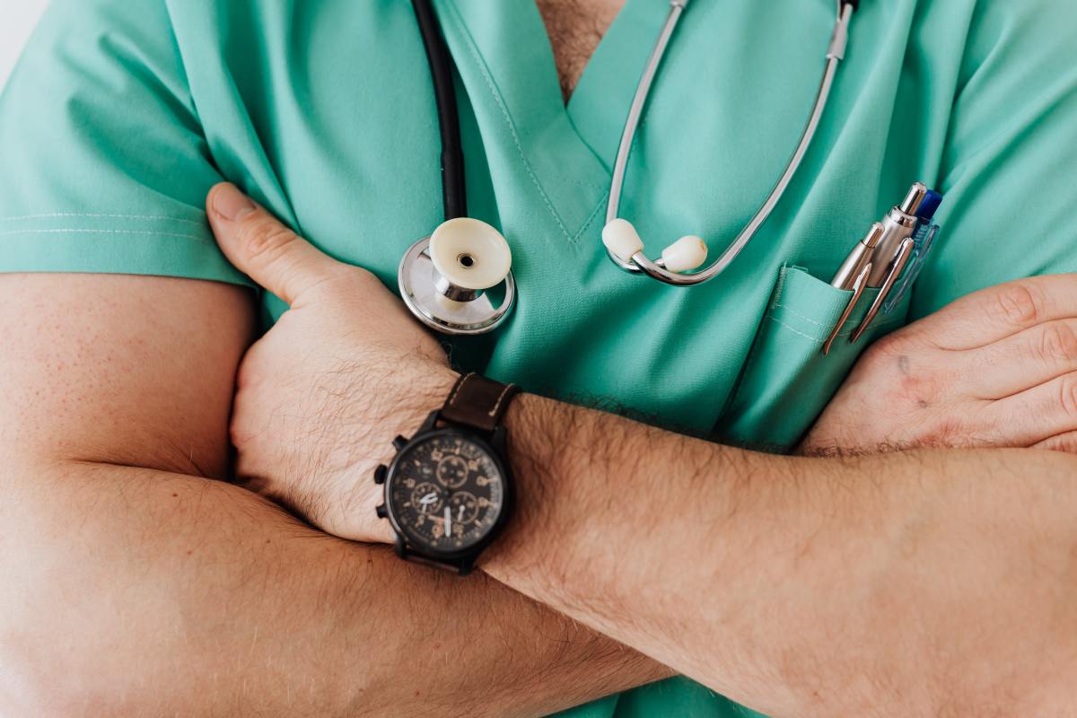 10 Subtle Ways to Hit on Your Doctor