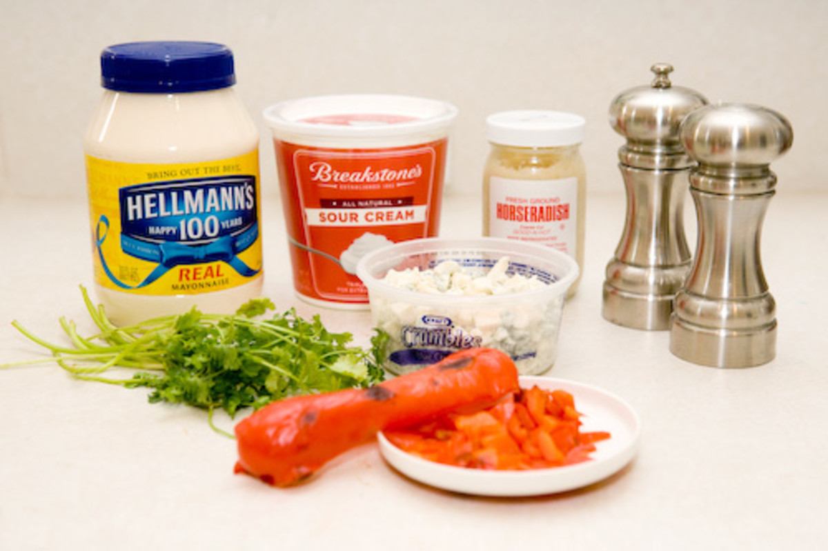 Blue Cheese Burger With Roasted Red Pepper & Zesty Horseradish Delishably