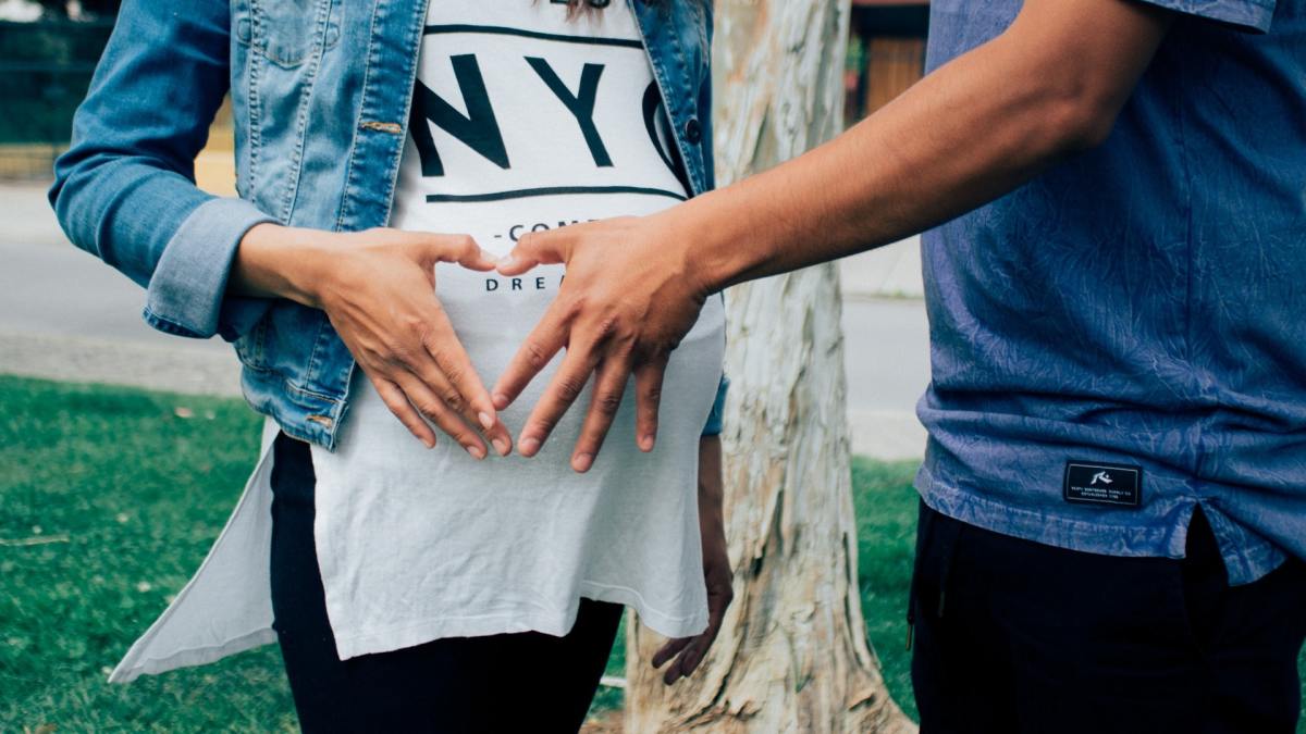 A Doula Guide to How Hypnobirthing Benefits Your Partner and Your Baby