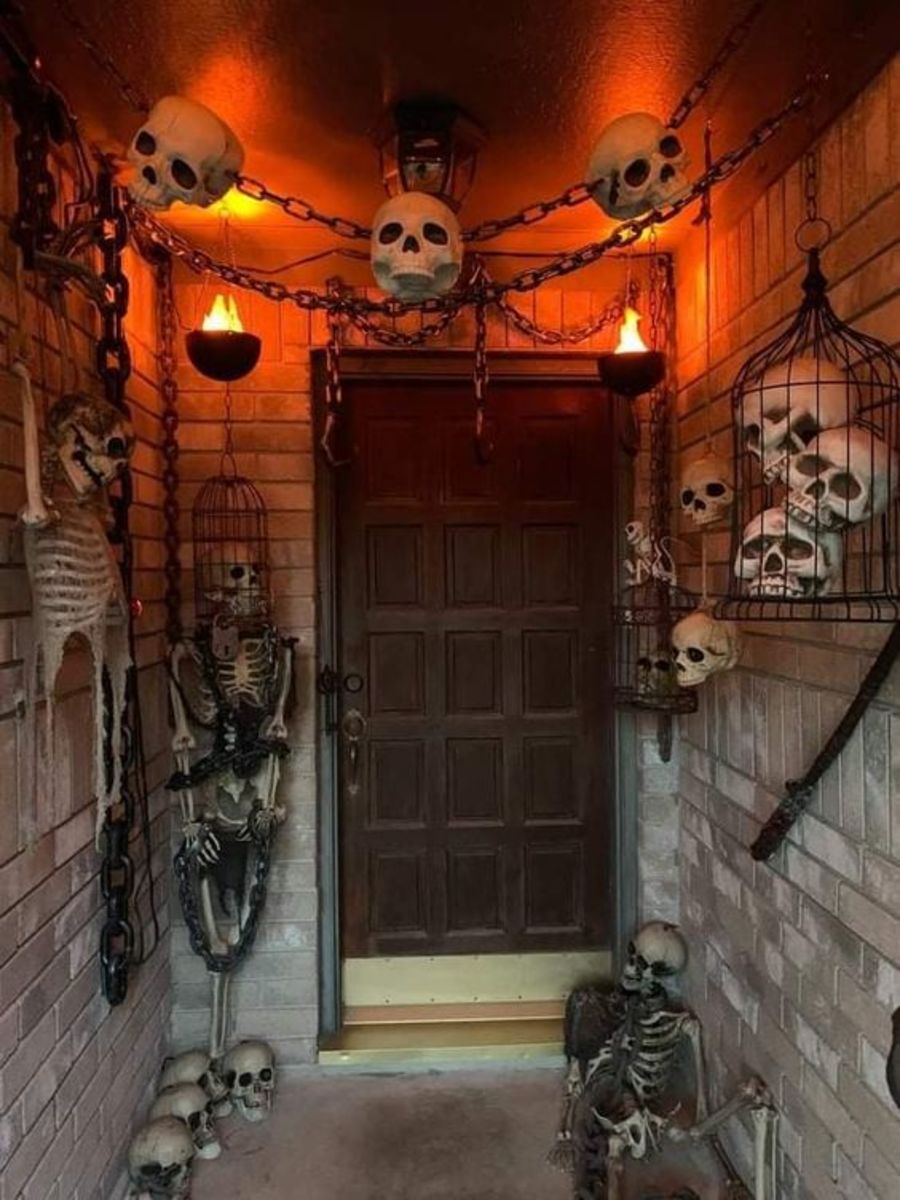 35+ Easy Outdoor Halloween Decorations to Make - Holidappy