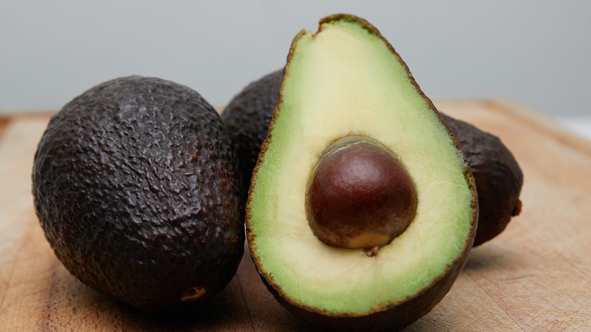 Avocado oil for hair: benefits & top products