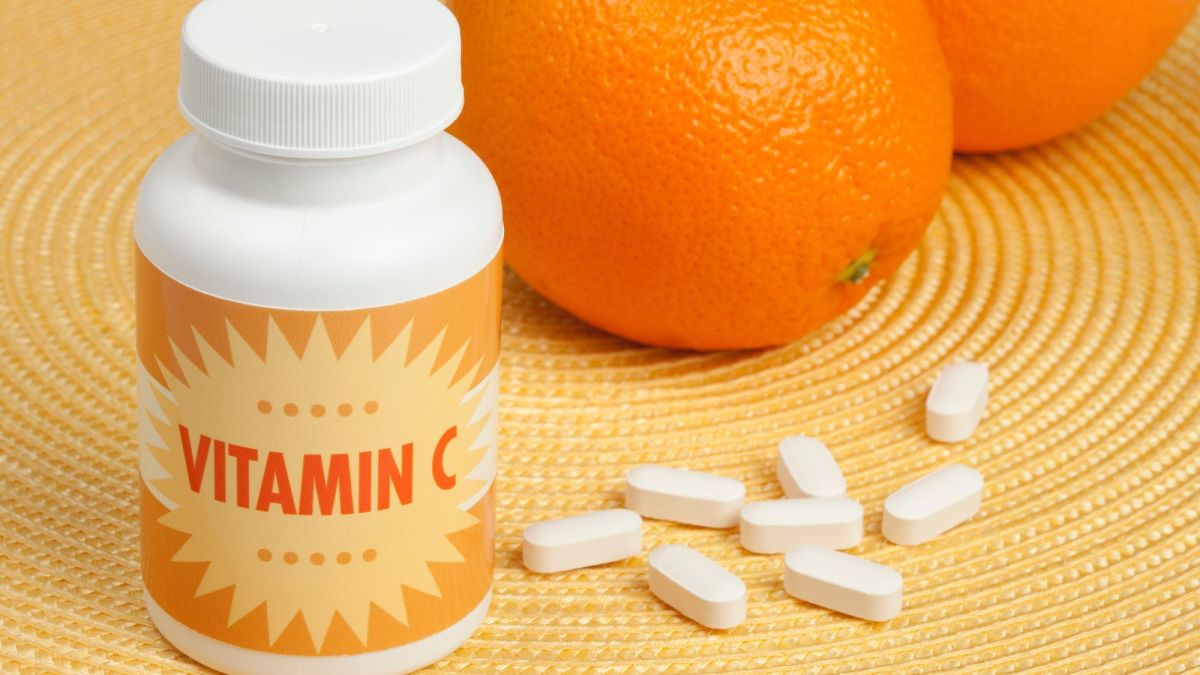 How to Lighten Your Hair Using Vitamin C Pills