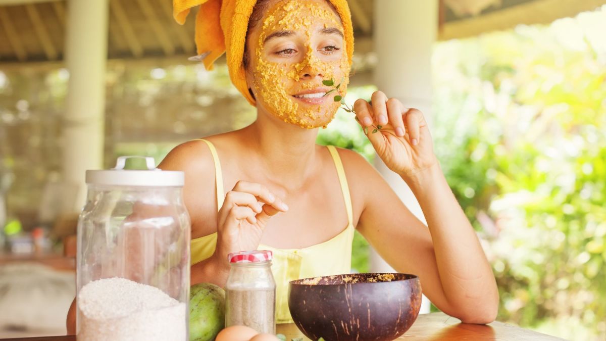 11 Homemade Remedies for Clean, Spotless, and Glowing Skin