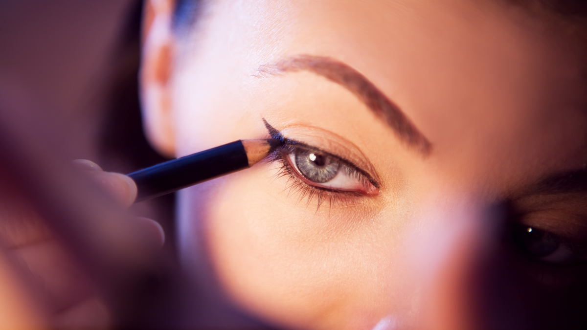 Types of Eyeliners: How to Use Them