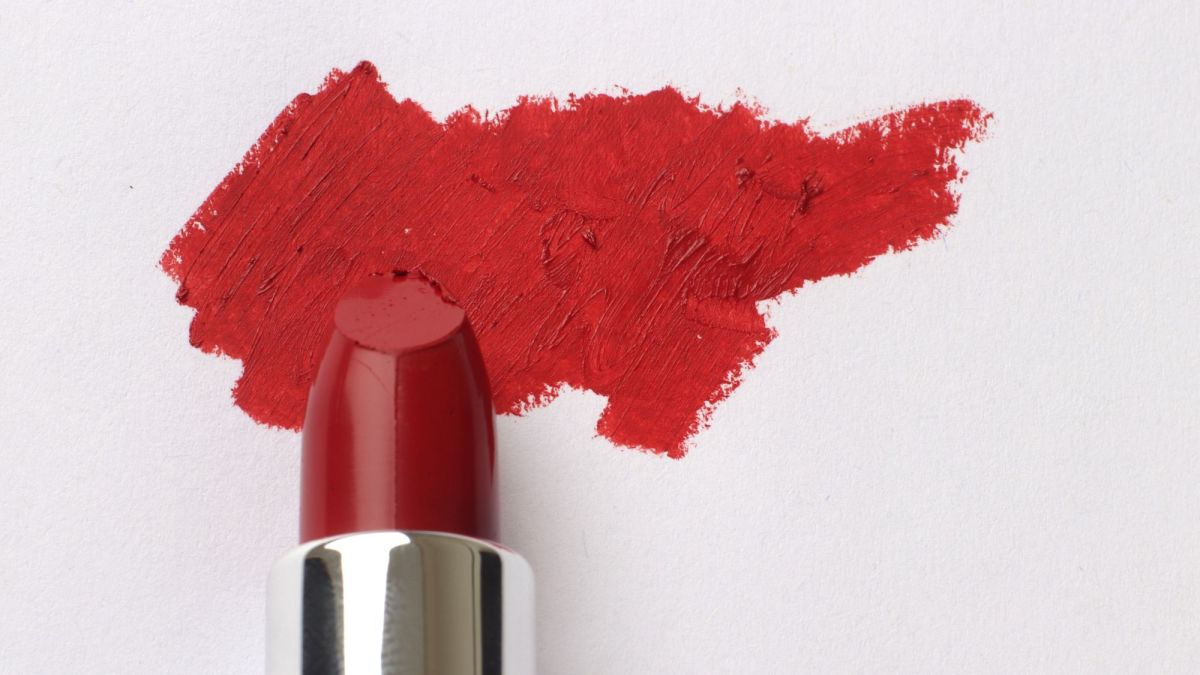DIY Beauty: How to Make Lipstick out of Crayons