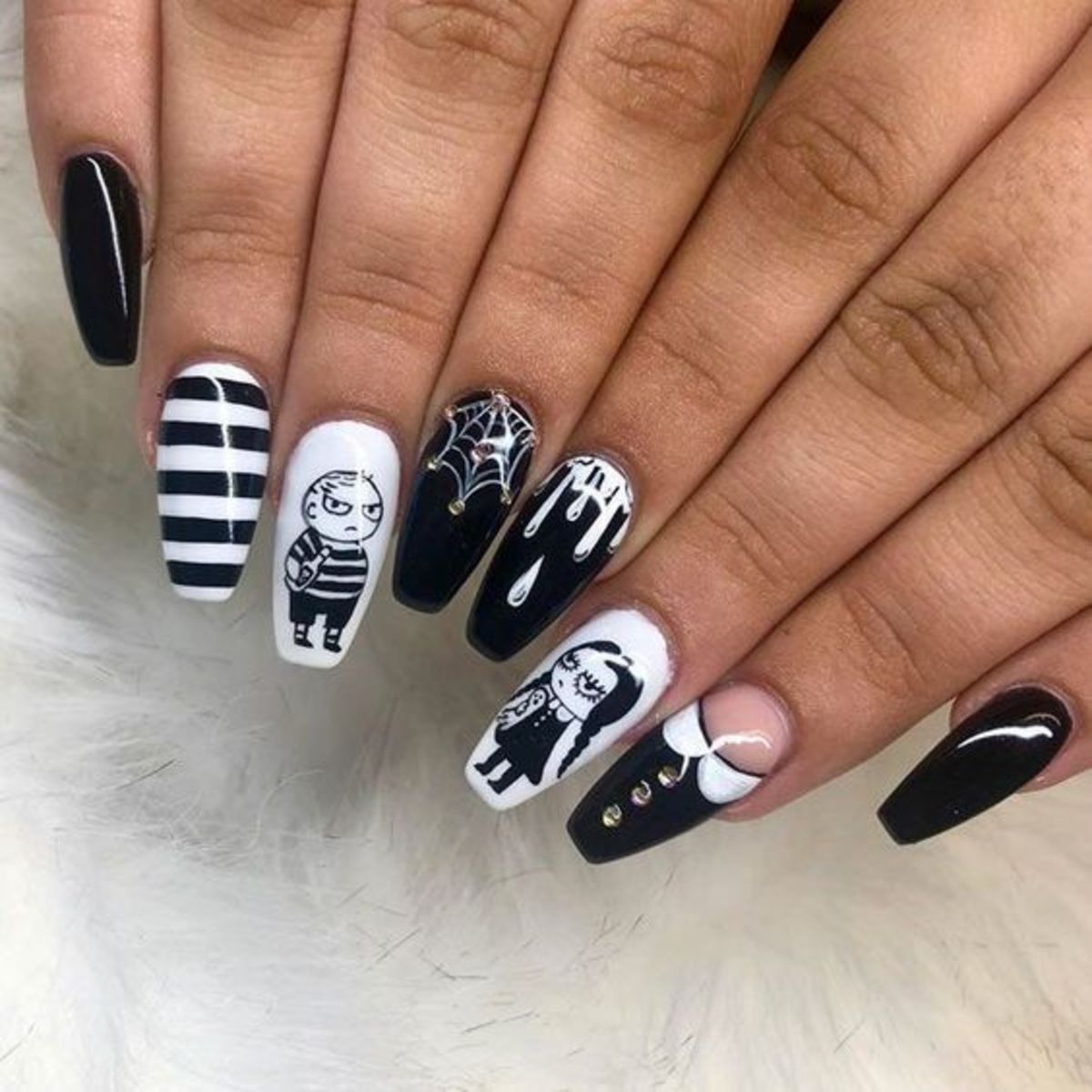 awesome-halloween-nail-art-designs