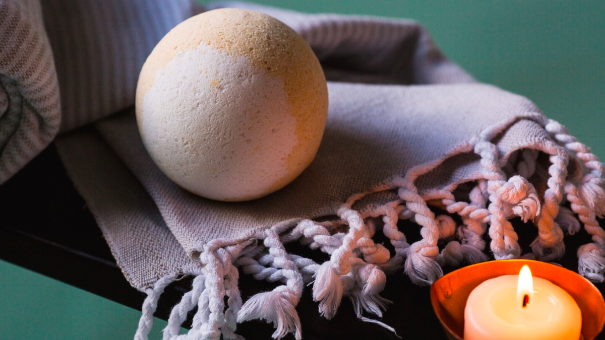 How to Make Fizzy Homemade Bath Bombs