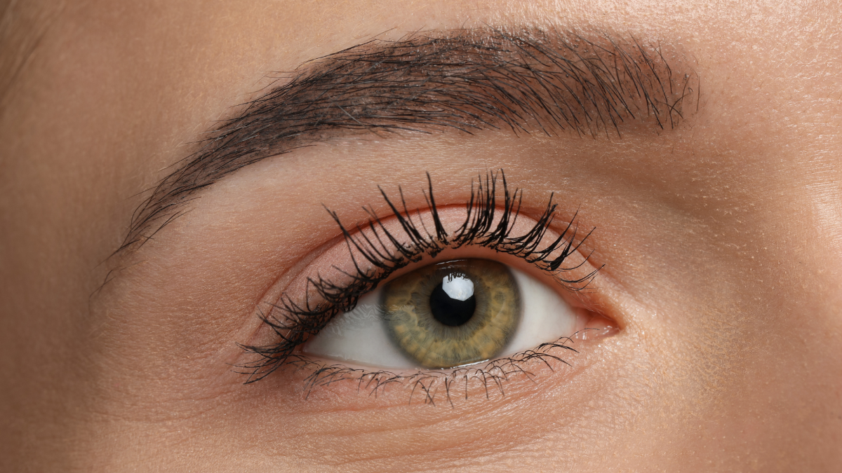 What Is the Difference Between an Eyebrow Wax and an Eyebrow Design?