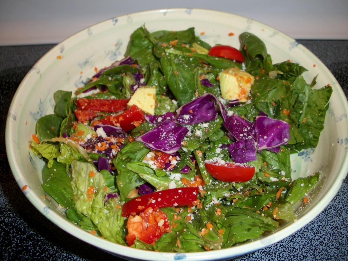 A Healthy Salad - Live Green Salad