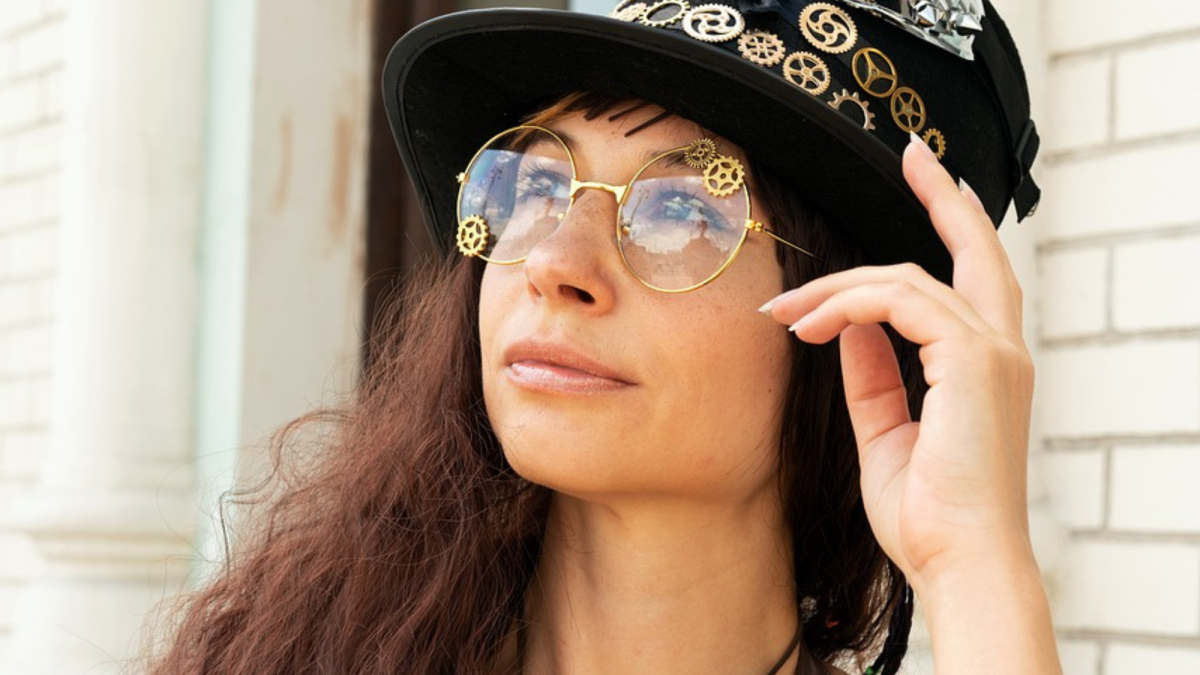 How to Incorporate Steampunk Into Your Daily Signature Look