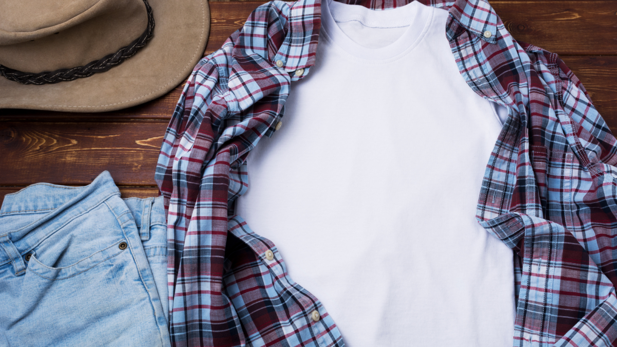 DIY Fashion: How to Ombré Bleach or Bleach Dye a Shirt
