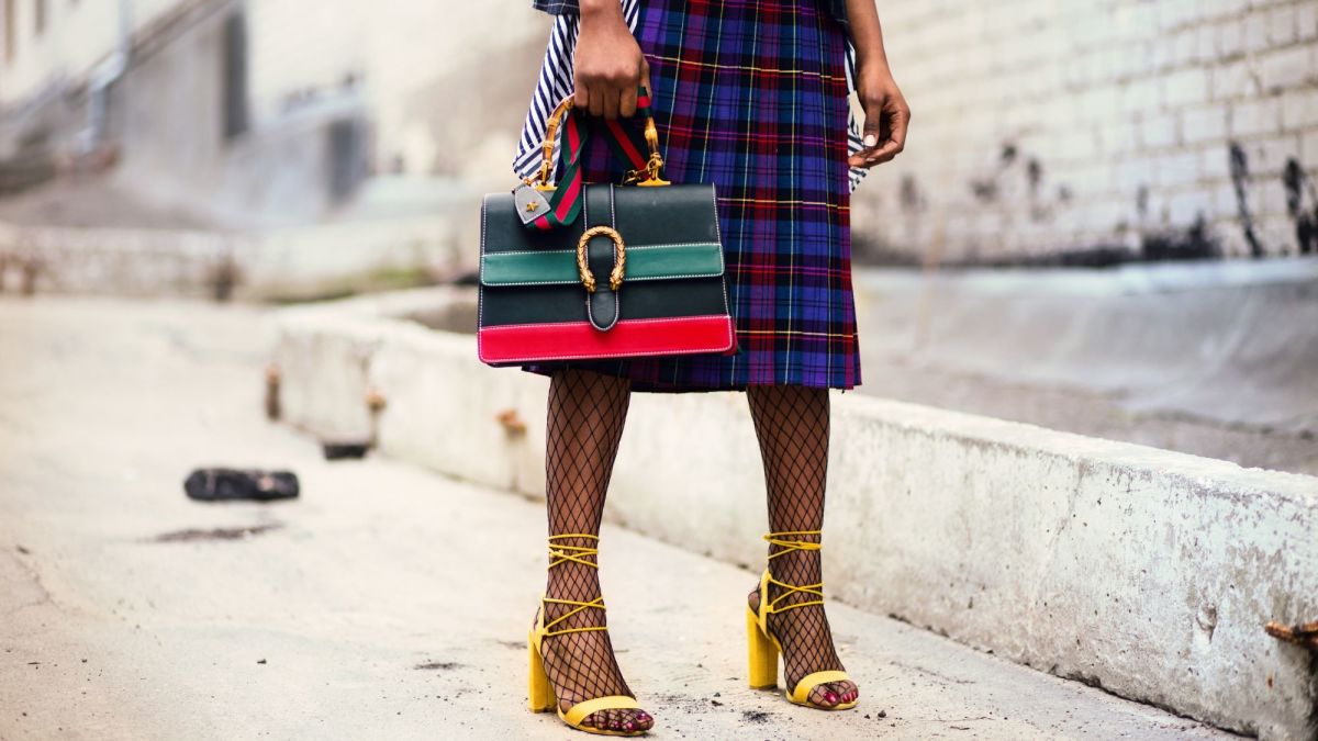 Purseless and Proud: Why You Should Stop Carrying a Handbag