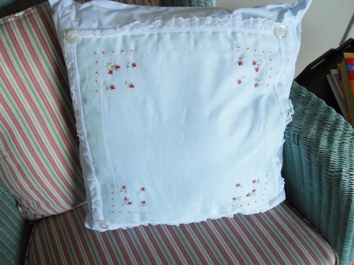 How to Make Throw Pillows From a Quilt or Vintage Handkerchief