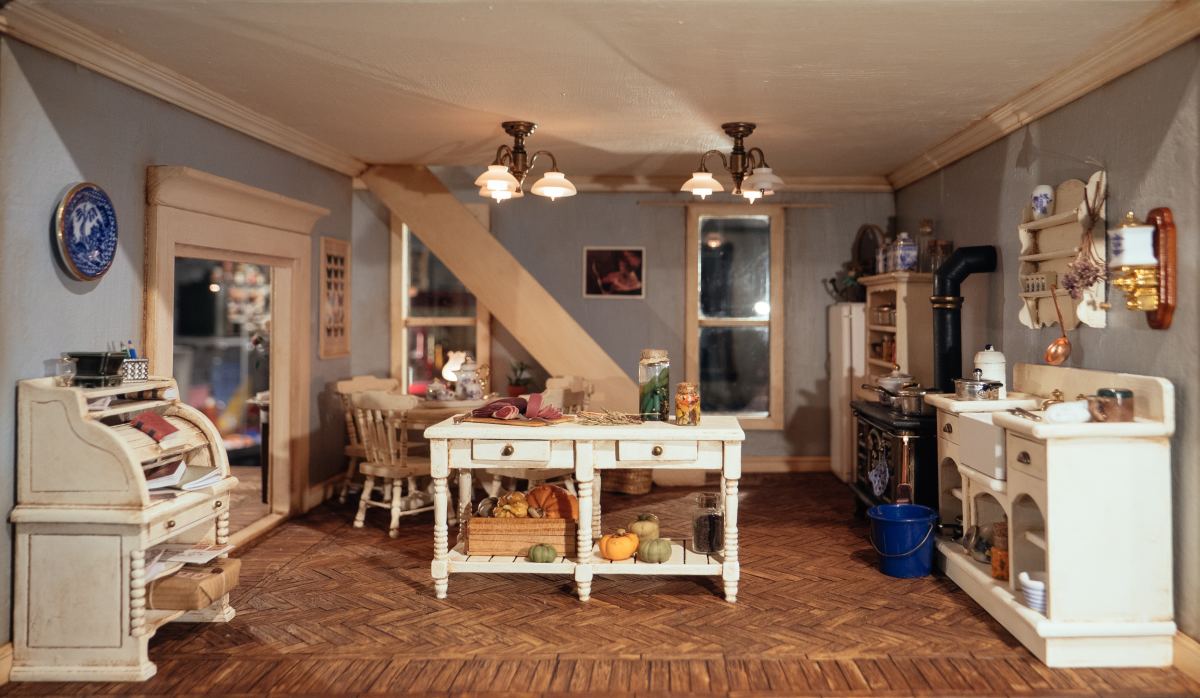 Mom Calls Kids’ Dollhouse a ‘Crime Scene’ and It’s Totally True