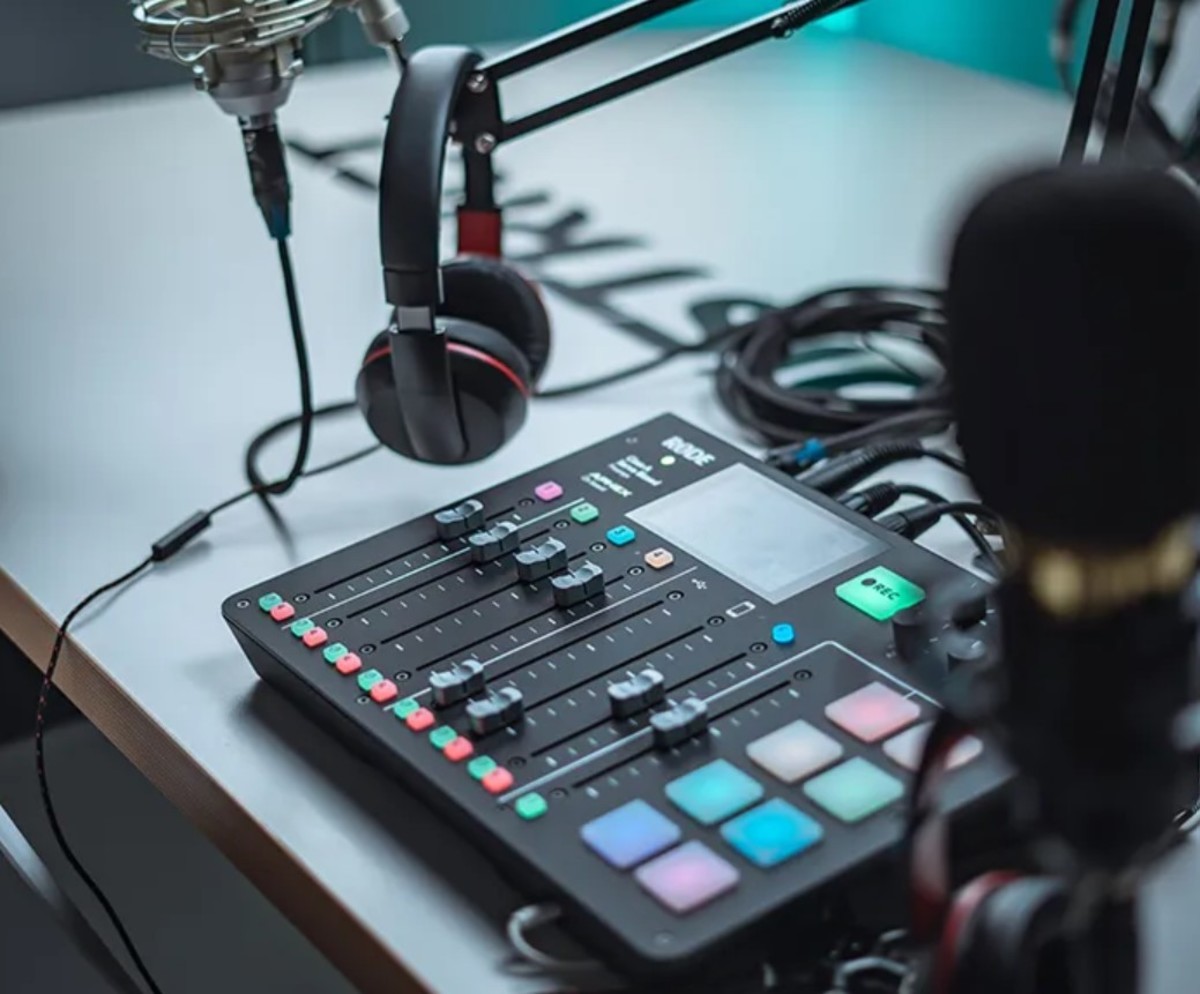 Equipment for Podcasting: A Comprehensive Guide to Setting Up Your Studio