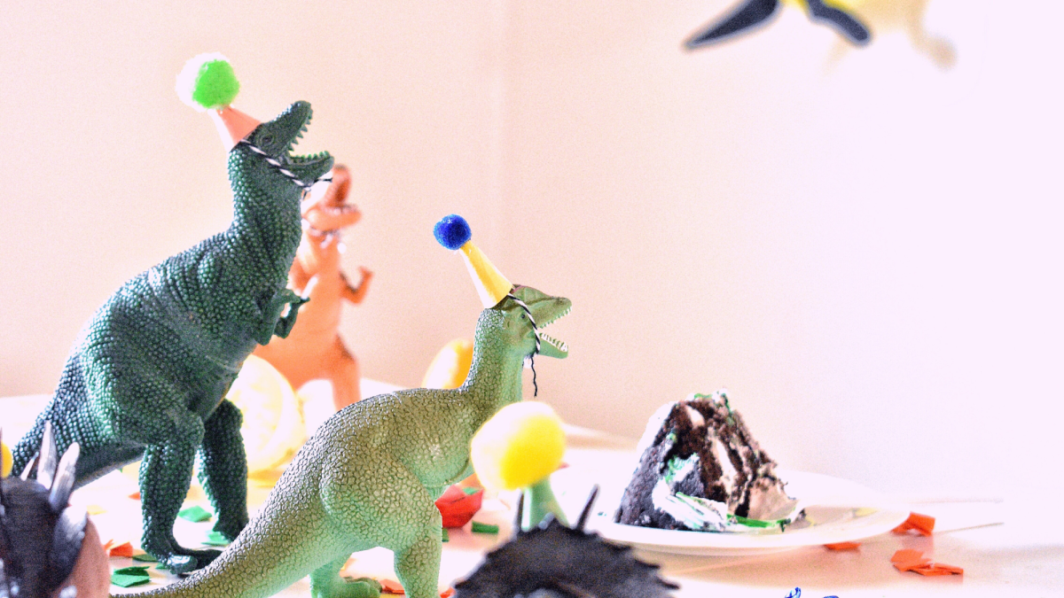 4 of the Best Dinosaur Party Games For Kids - JitteryGit
