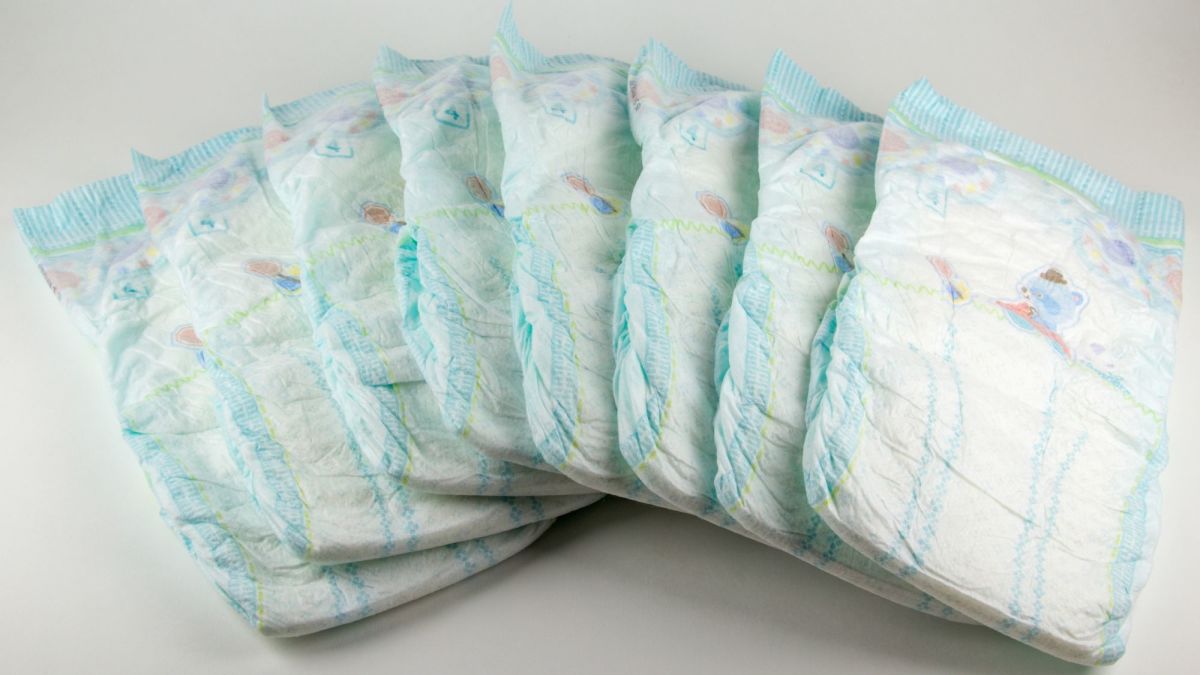 How to Keep Disposable Diapers From Leaking at Night